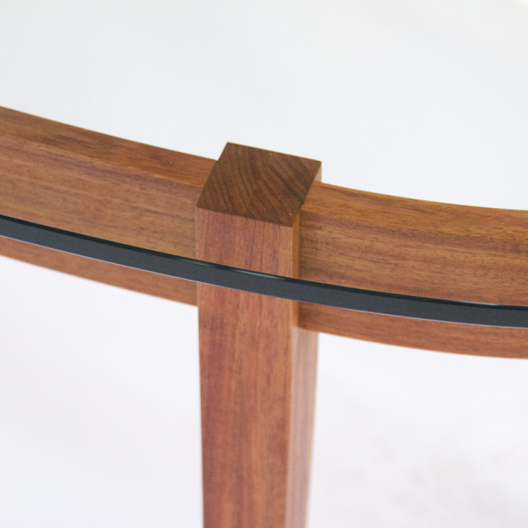 Glass coffee table edge detail